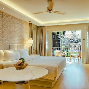 Kamar kembar kolam renang